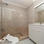 Seacliff Apartment *