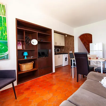 Seacliff Apartment