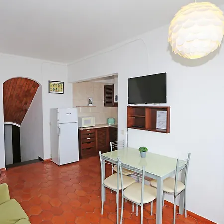 Apartment V - Seacliff *