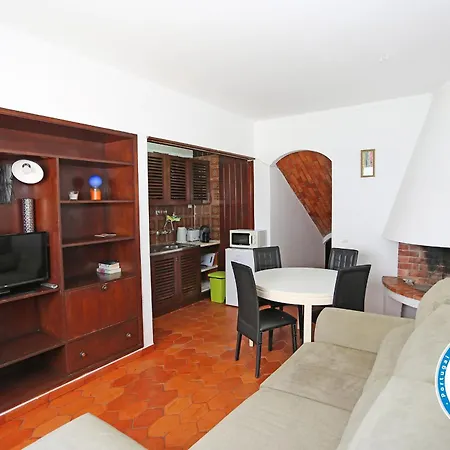 Apartment V - Seacliff